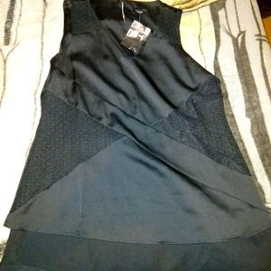 Women's sleeveless dress shirt